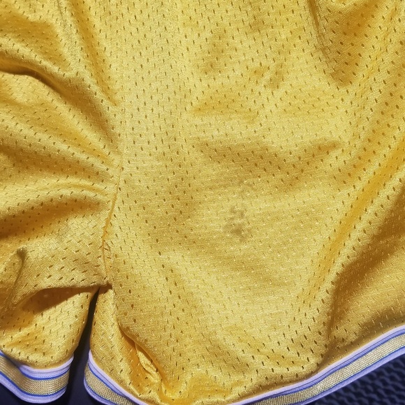 NIKE Mesh Shorts - Picture 3 of 5